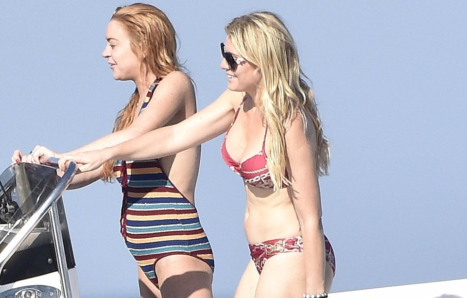 Lindsay Lohan: Έγκυος και με τσιγάρο στο στόμα! Οι φωτό που κάνουν τον γύρο του διαδικτύου