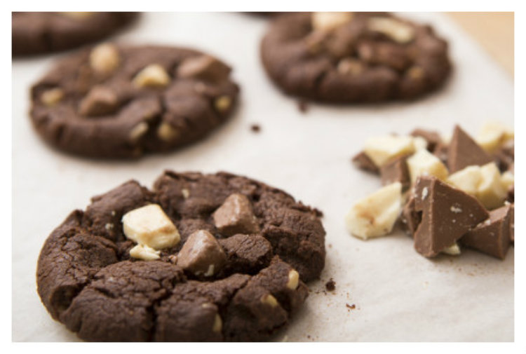 Cookies με τριπλή σοκολάτα