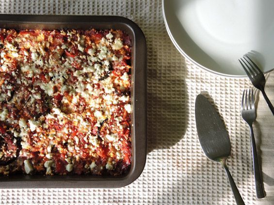 μελιτζάνες-με-σάλτσα-ντομάτας-και-τυριά-στο-φούρνο