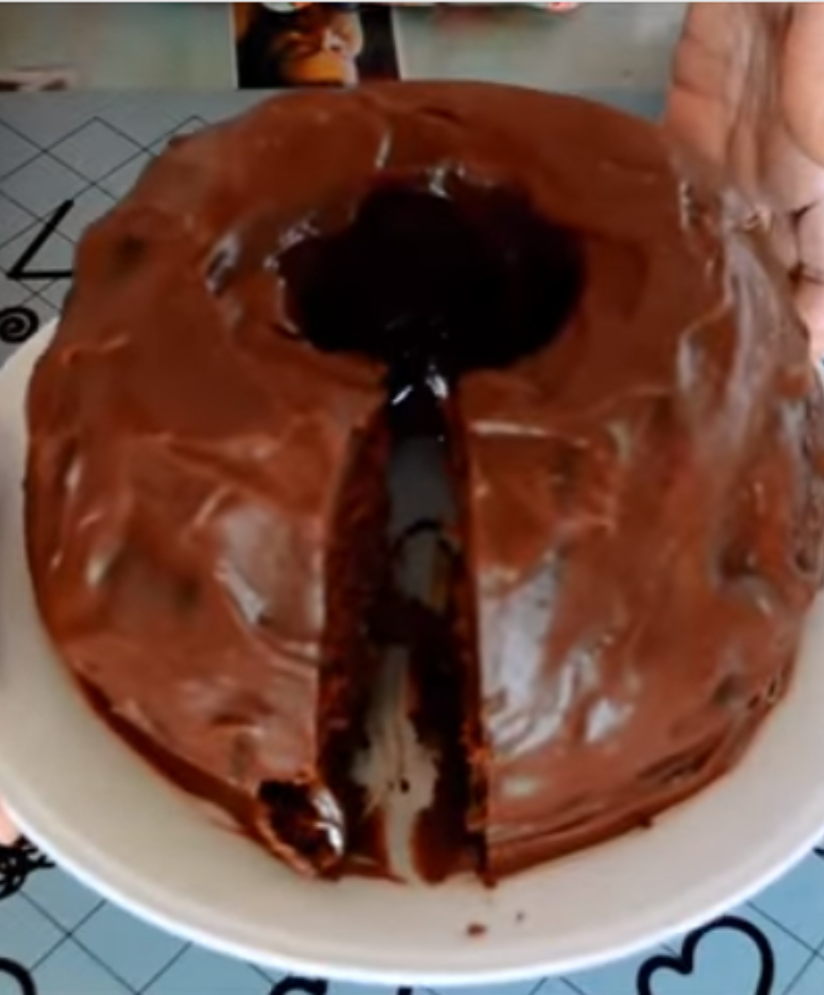 Σοκολατένιο κέικ με αβοκάντο νηστίσιμο