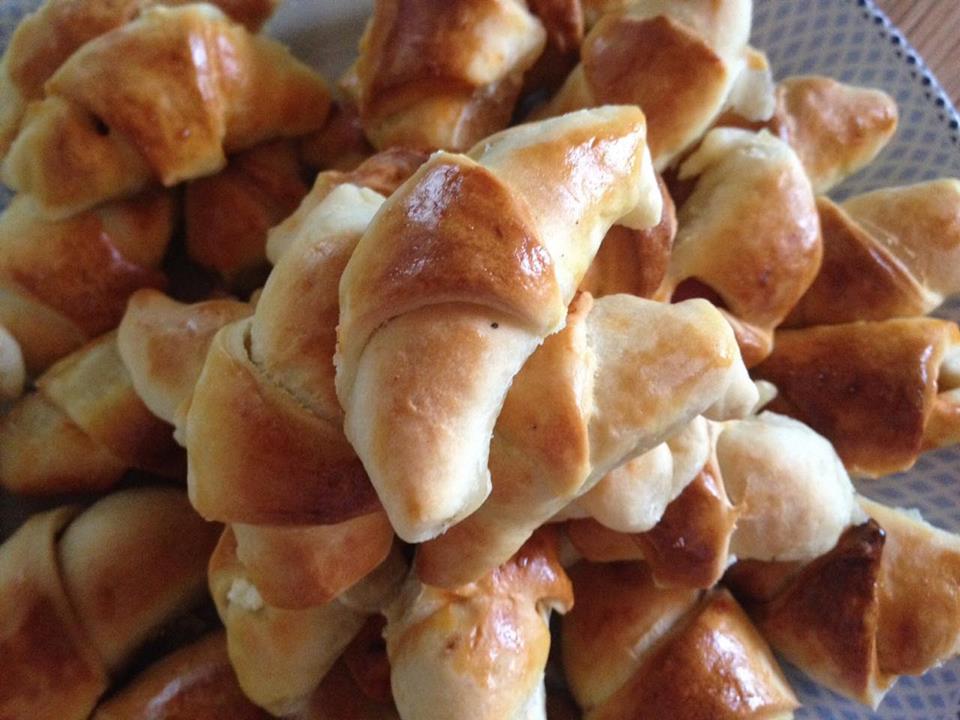 κρουασανακια με λουκανικο