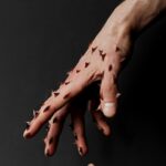 Γιατί μουδιάζουν τα χέρια μου όταν κοιμάμαι;