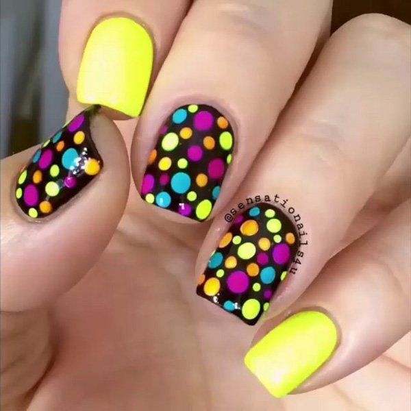 20 καταπληκτικά πουά σχέδια νυχιών 3 20-katapliktika-polka-dot-schedia-nichion1_