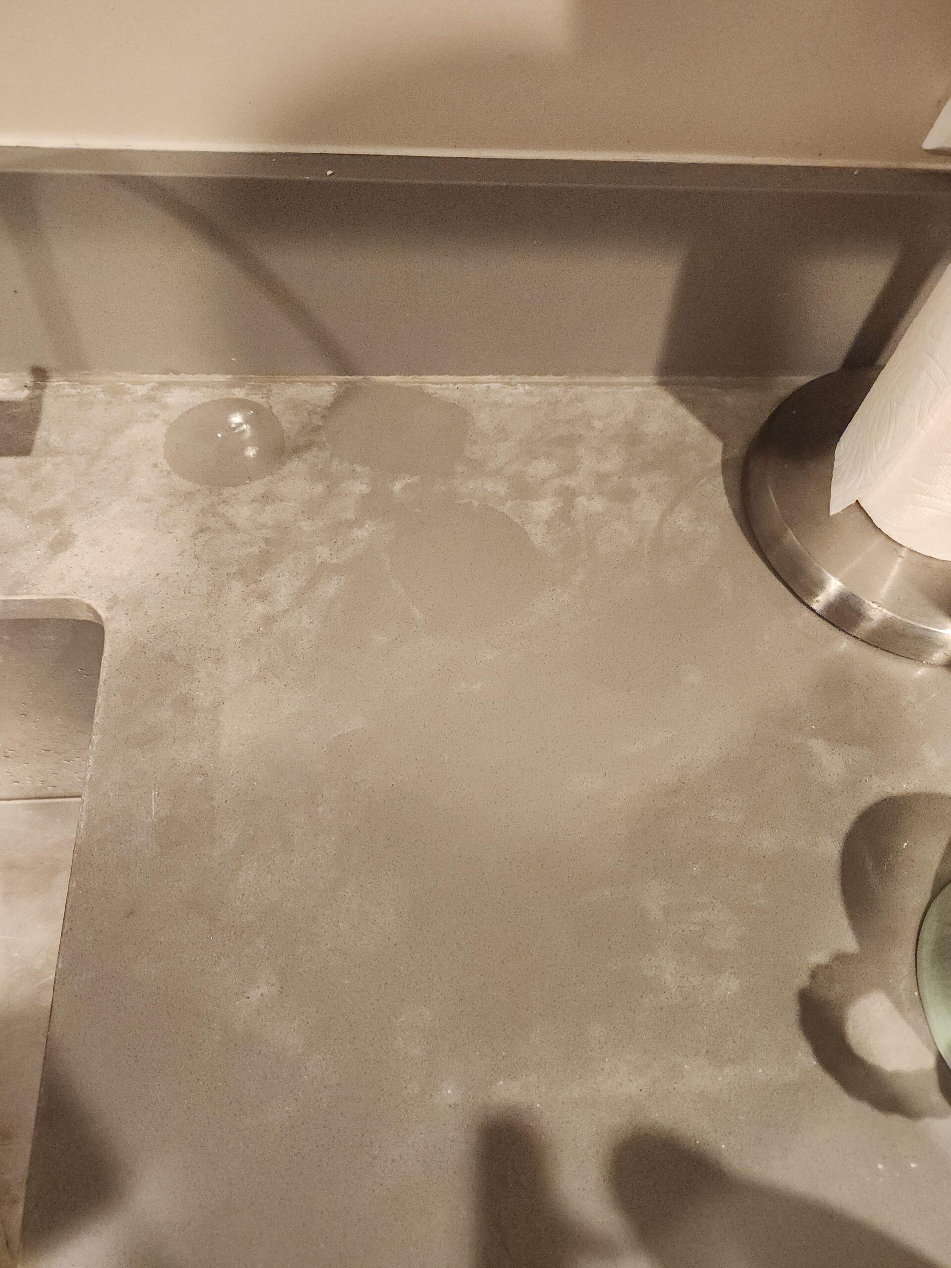 Καθαρό σαν καινούργιο! Το μυστικό για να καθαρίζετε τα άλατα με 2 μόνο υλικά