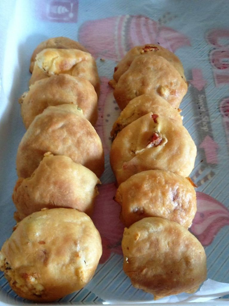 pitakia-me-gemisi-pitsas1