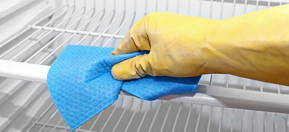 pos-na-katharisete-tis-siskeves-tis-kouzinas-1_