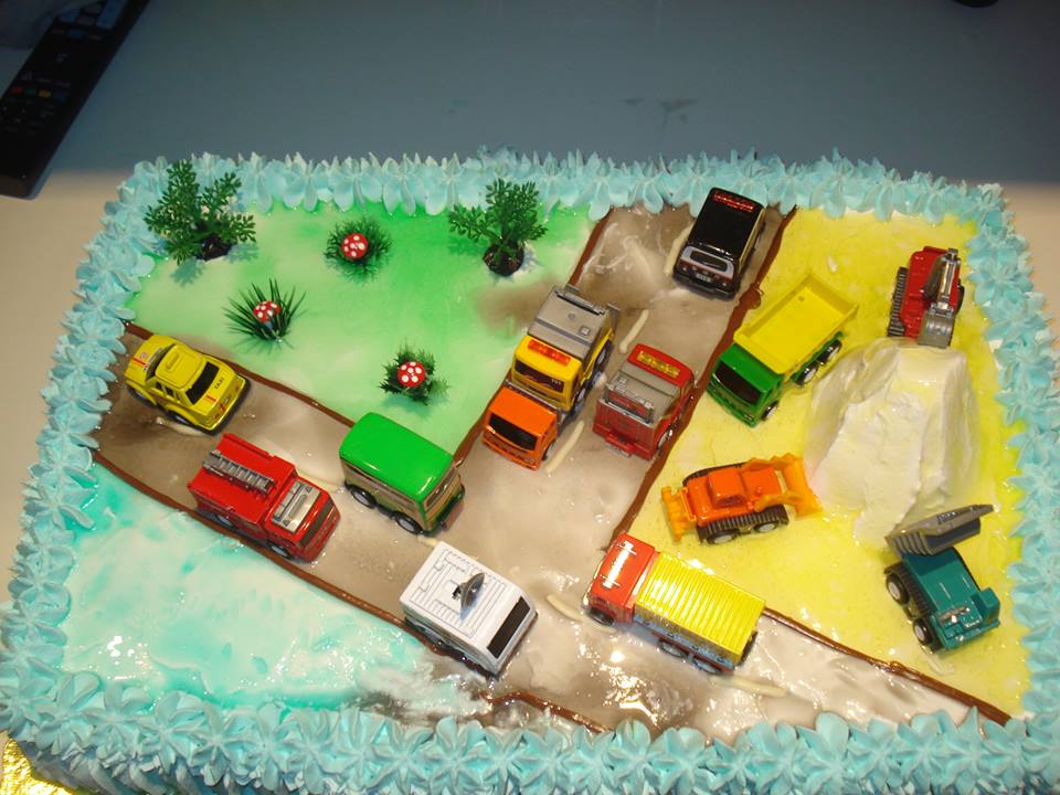 tourta-genethlion-gia-agorakia