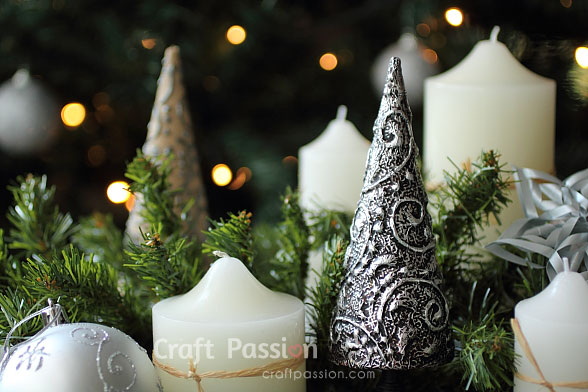 Με ένα κομμάτι αλουμινόχαρτο φτιάξτε ένα εντυπωσιακό χριστουγεννιάτικο δέντρο