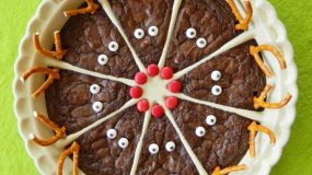 Φτιάξτε χαριτωμένους ταράνδους στα brownies σας!