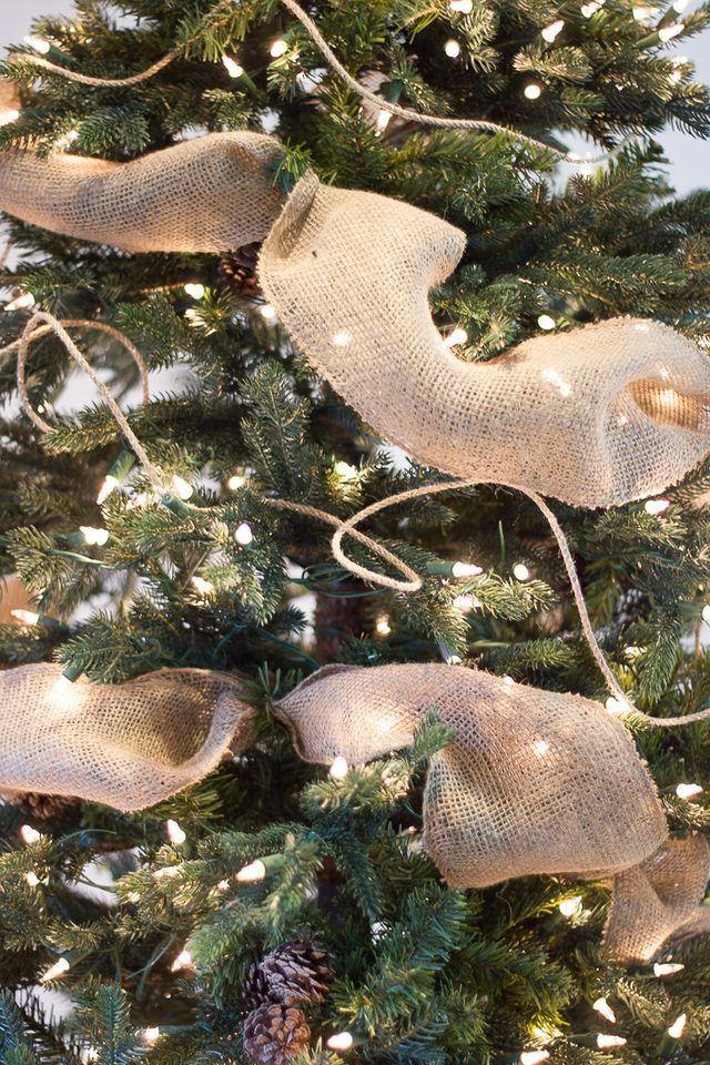 pos-na-valete-kordela-girlanta-sto-christougenniatiko-dentro20_