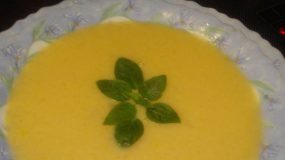 Σούπα αχλάδι: Υπέροχο επιδόρπιο για το γιορτινό τραπέζι