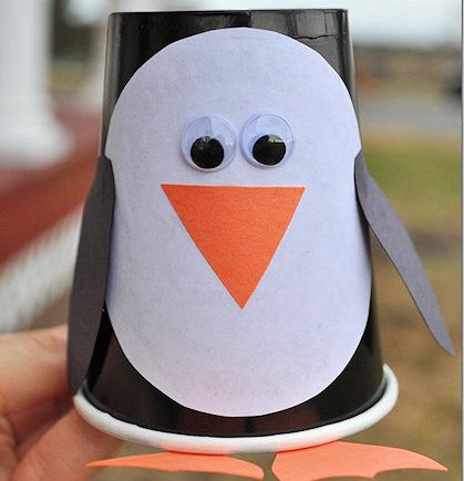 Φτιάξτε ένα πιγκουίνο απο το χάρτινο ποτηράκι του καφέ!