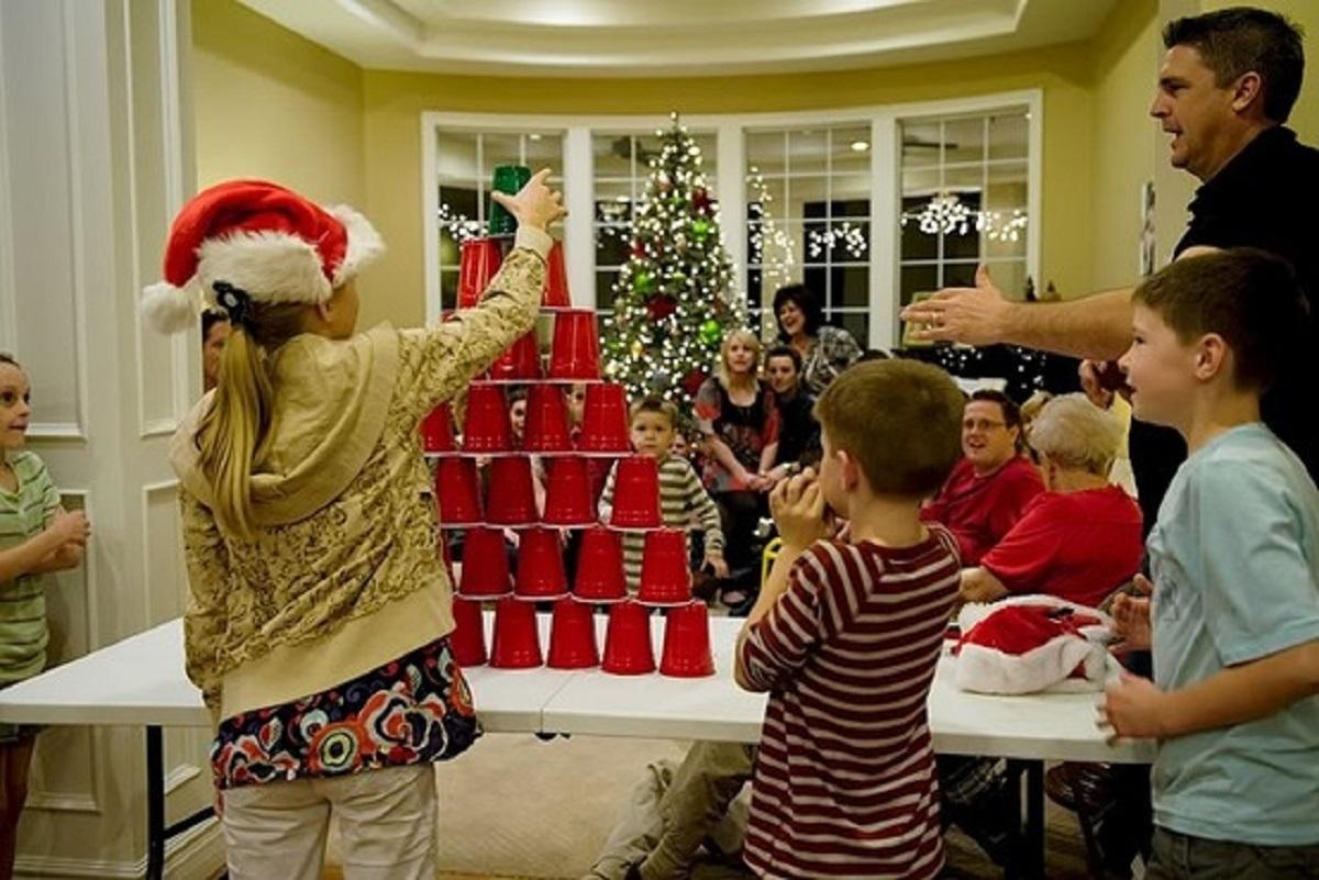 Γιορτινά παιχνίδια που μπορείτε να παίξετε με όλη την οικογένεια!