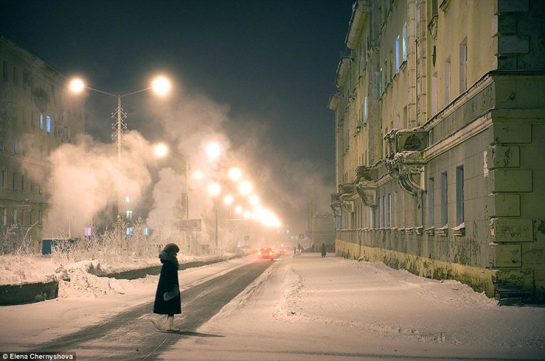 Η πόλη φάντασμα των… ζωντανών-νεκρών: Έχει πάντα κρύο και ο ήλιος δεν βγαίνει!