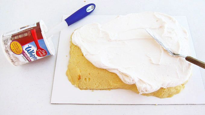 kik-liomenos-chionanthropos8_