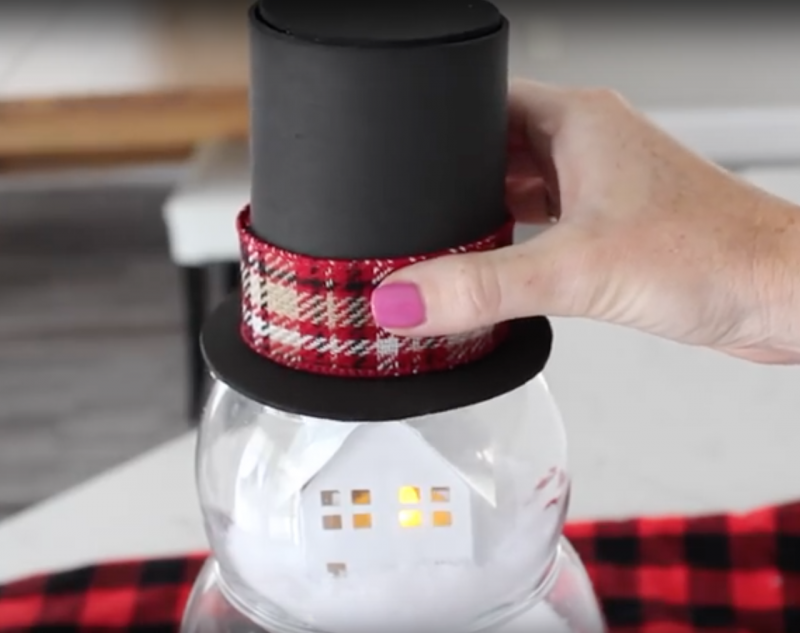 chionanthropos-apo-giales7__