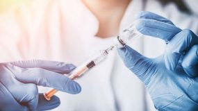 Μηνιγγίτιδα Β: Ερώτηση πότε θα ενταχθεί το εμβόλιο στο Εθνικό Πρόγραμμα