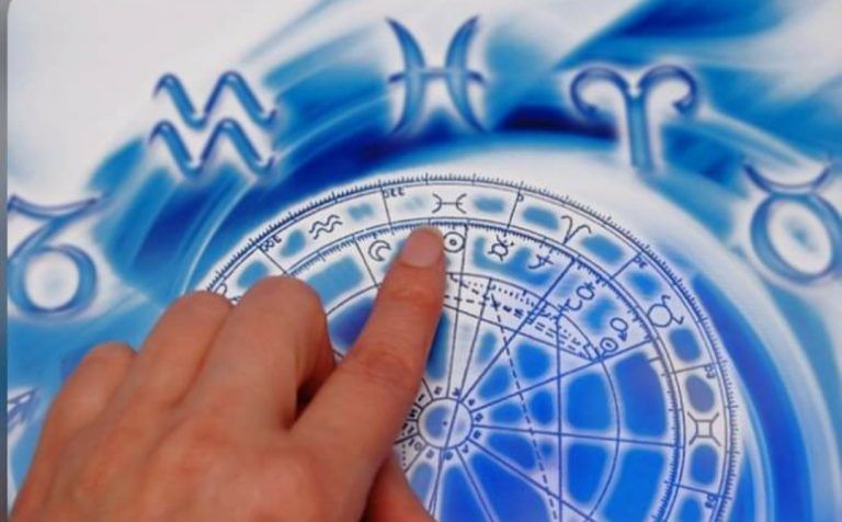 Πάει ο παλιός ο χρόνος! Δείτε τις αστρολογικές προβλέψεις για το 2017