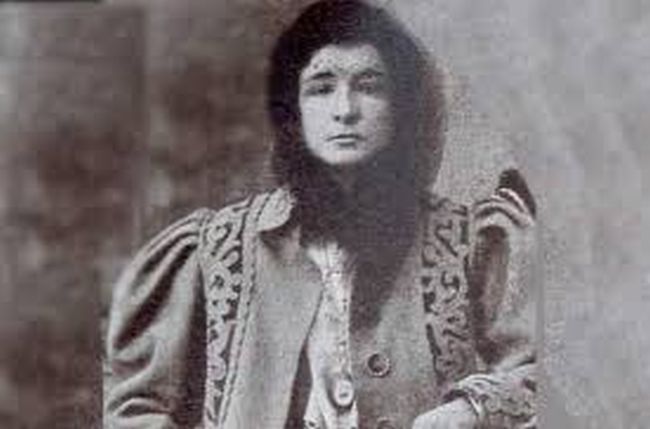 i-dolofonos-tis-varkelonis1_