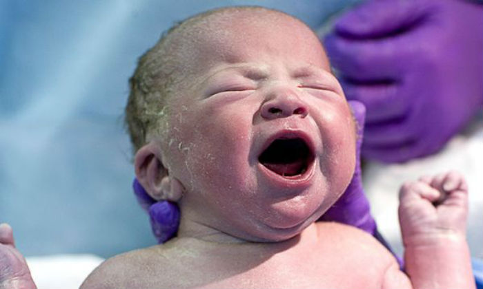Γιατί είναι τόσο σημαντικό το πρώτο κλάμα του μωρού;