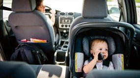 Το μήνυμα μιας μητέρας σχετικά με τη θέση του καθίσματος των παιδιών στο αυτοκίνητο που όλοι οι γονείς πρέπει να διαβάσουν.