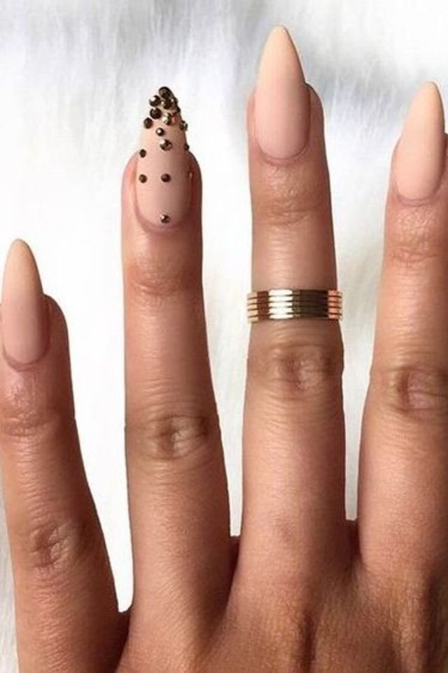 25 φωτογραφίες που δείχνουν πόσο όμορφα είναι τα αμυγδαλωτά νύχια!
