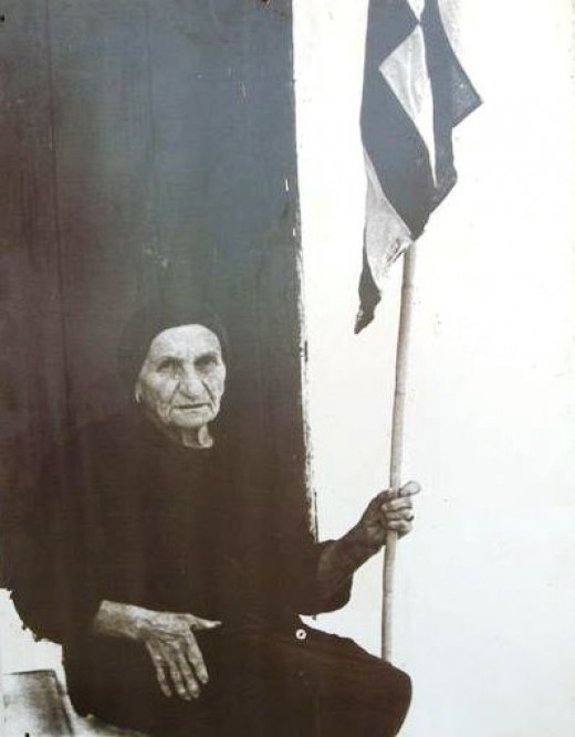 Η κυρά της Ρω:H ιστορία της γυναίκας που ύψωνε κάθε μέρα την ελληνική σημαία για πάρα πολλά χρόνια