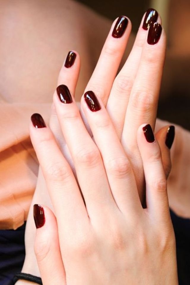 25 ιδέες για νύχια κόκκινα Βουργουνδίας που θα σας ξετρελάνουν!