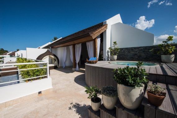 Δείτε το παραδεισένιο σπίτι του Σάκη Τανιμανίδη στον Άγιο Δομίνικο! (εικόνες)