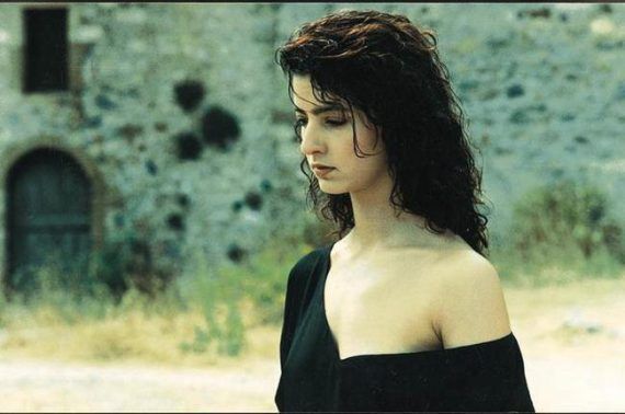 Θα τις αναγνωρίζατε; Διάσημες Ελληνίδες πριν & μετά την πλαστική μύτης (εικόνες)