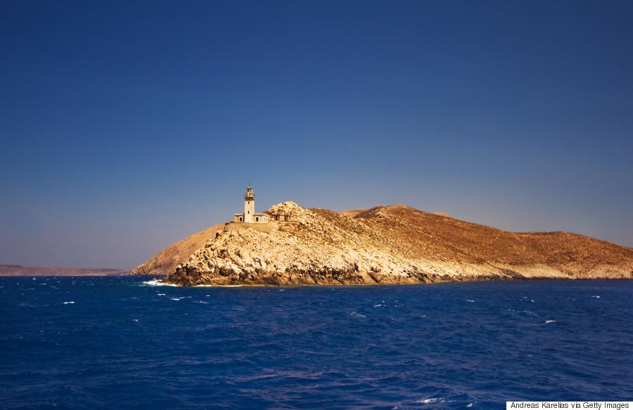 Tα 10 μέρη της Ελλάδας που πρέπει να επισκεφτείτε έστω και μία φορά στη ζωή σας!