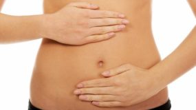 8 υπερτροφές που θα σας βοηθήσουν να κάψετε το λίπος της κοιλιάς