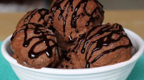 Συνταγή για πανεύκολο νηστίσιμο παγωτό με γεύση σοκολάτα!