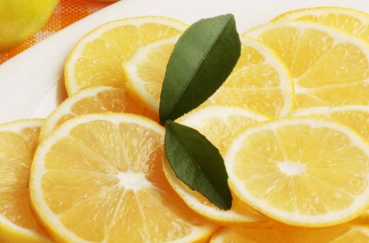 9 πράγματα που κάνεις με 1 λεμόνι (εκτός από λεμονάδα)!