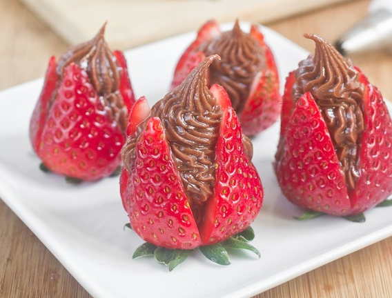 Εκπληκτικές συνταγές με φράουλες που θα ξετρελάνουν τον ουρανίσκο σας!