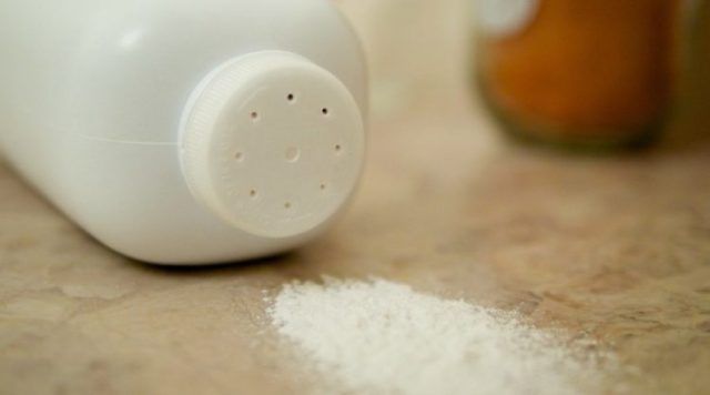 9 πανέξυπνοι τρόποι για να χρησιμοποιήσετε το ταλκ στον κήπο σας 5 πουδρα μωρου στο κηπο4
