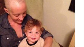 Μια μητέρα με καρκίνο εξομολογείται – «Θέλω να συνεχίσω να είμαι η μαμά του γιου μου»