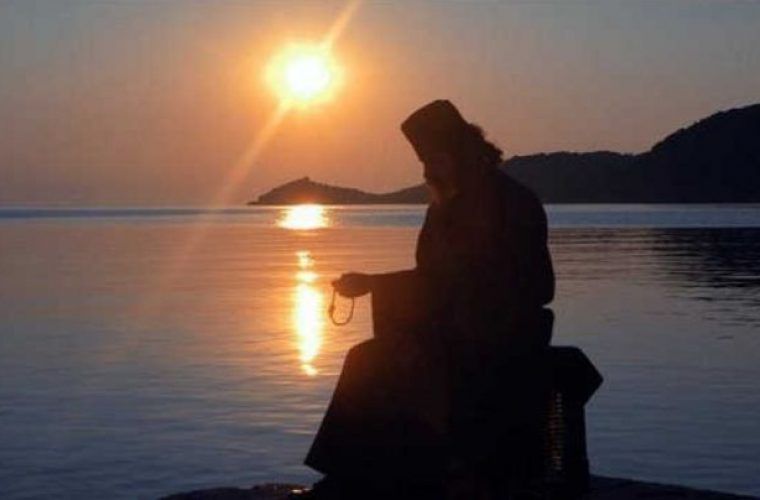 Προσευχή του Αγίου Όρους: Αν τη λέτε κάθε πρωί τίποτα κακό δεν θα σας αγγίξει! Προσευχή του Αγίου Όρους: Αν τη λέτε κάθε πρωί τίποτα κακό δεν θα σας αγγίξει!