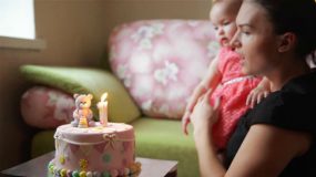 Πώς τα έβγαλα πέρα τον πρώτο χρόνο της μητρότητας: 27 tips βγαλμένα από τη ζωή!