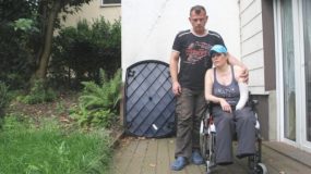 Γυναίκα έχασε τα δυο της πόδια και το ένα της χέρι μετά από τσίμπημα εντόμου