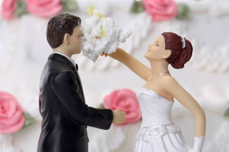 17 Υπέροχες και Πονηρές Τούρτες Γάμου που Κάνουν Θραύση στο Διαδίκτυο! Με την 11η θα Κοκκινίσετε!