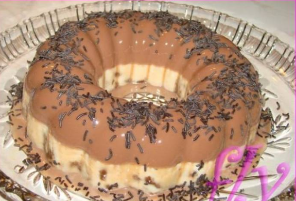 Πανακότα σοκολάτας με μπισκότα Ενα εύκολο δροσερό γλυκάκι με γεμάτη γεύση που τρώγεται όλο το καλοκαίρι