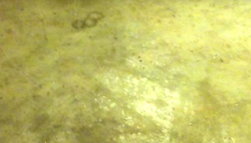 παιρνει μια χουφτα γκλιτερ