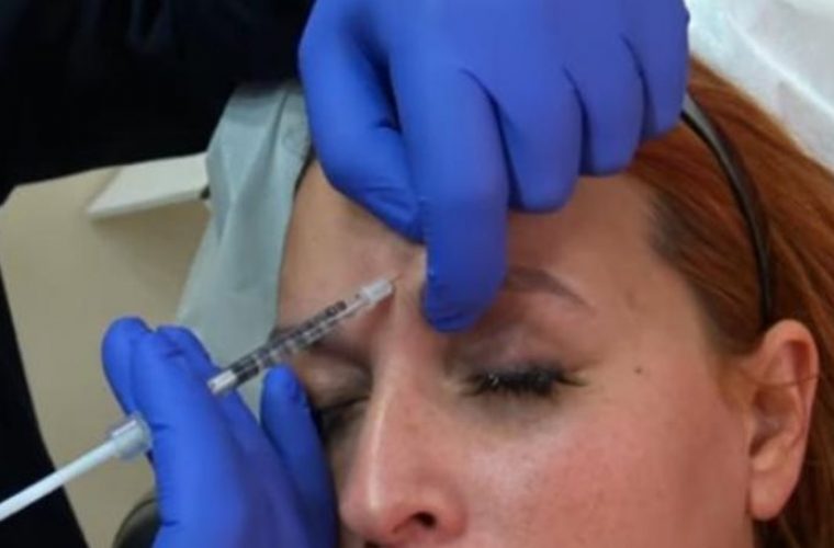 Η Σίσσυ Χρηστίδου κάνει botox μπροστά στην κάμερα! (video)