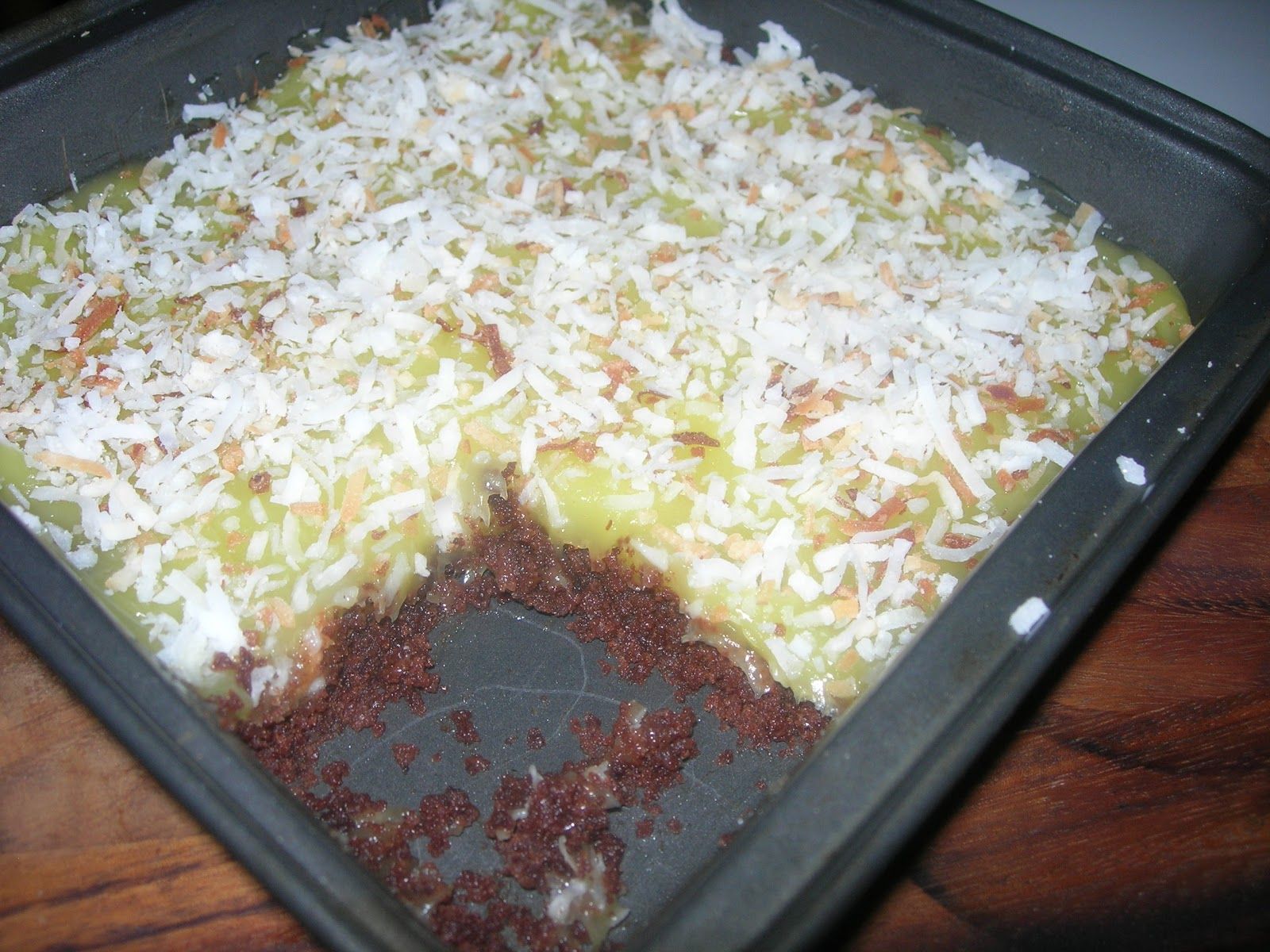 Λεμονάτο γλυκό με ινδοκάρυδο ένα γλυκάκι που θα λατρέψετε, γιατί γίνεται πολύ γρήγορα και είναι πολύ εύκολο.