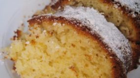 Μια απόλαυση χωρίς τύψεις: Κέικ γιαουρτιού με λεμόνι…