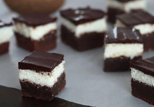Σοκολατένιο γλύκισμα : Παστάκια με ινδοκάρυδο πολύ εύκολα