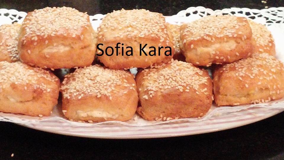 Τραγανά πρωτότυπα τυροπιτάκια με κουπ ατ από τη Sofia Kara