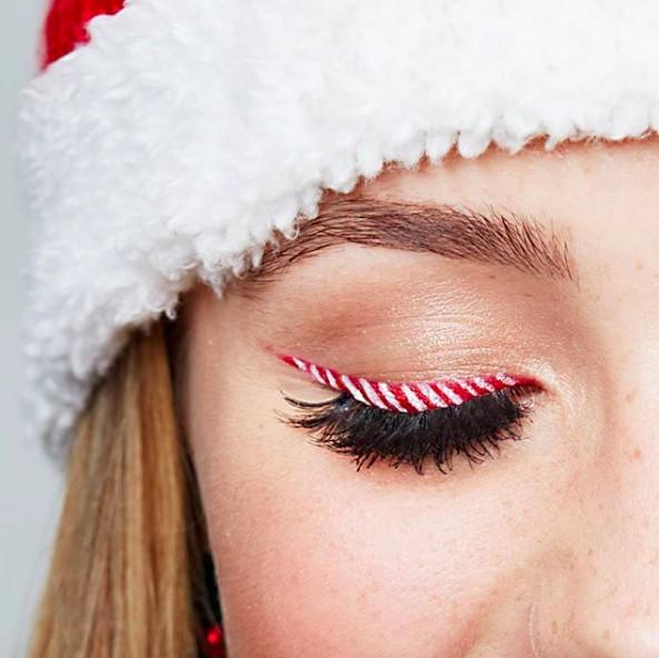 Ξεχάστε το κλασικό σχέδιο eyeliner! Αυτό το σχέδιο πρέπει να δοκιμάσετε αυτές τις γιορτές!