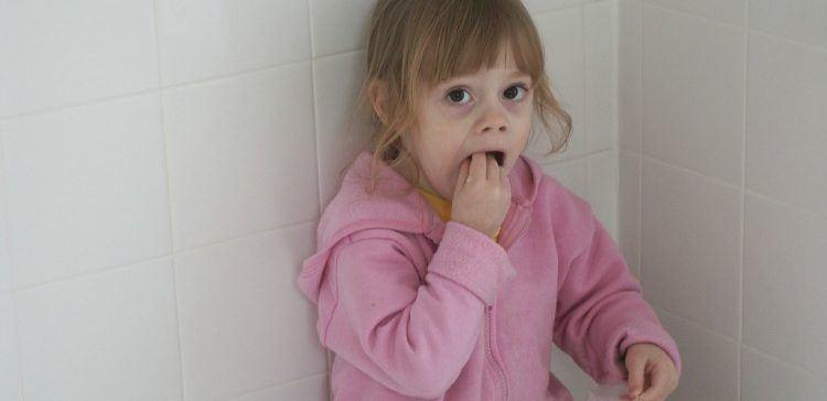 Με ποια τρόφιμα μπορεί να πνιγεί πιο εύκολα το παιδί; 9 τρόφιμα στα οποία πρέπει να δώσετε προσοχή